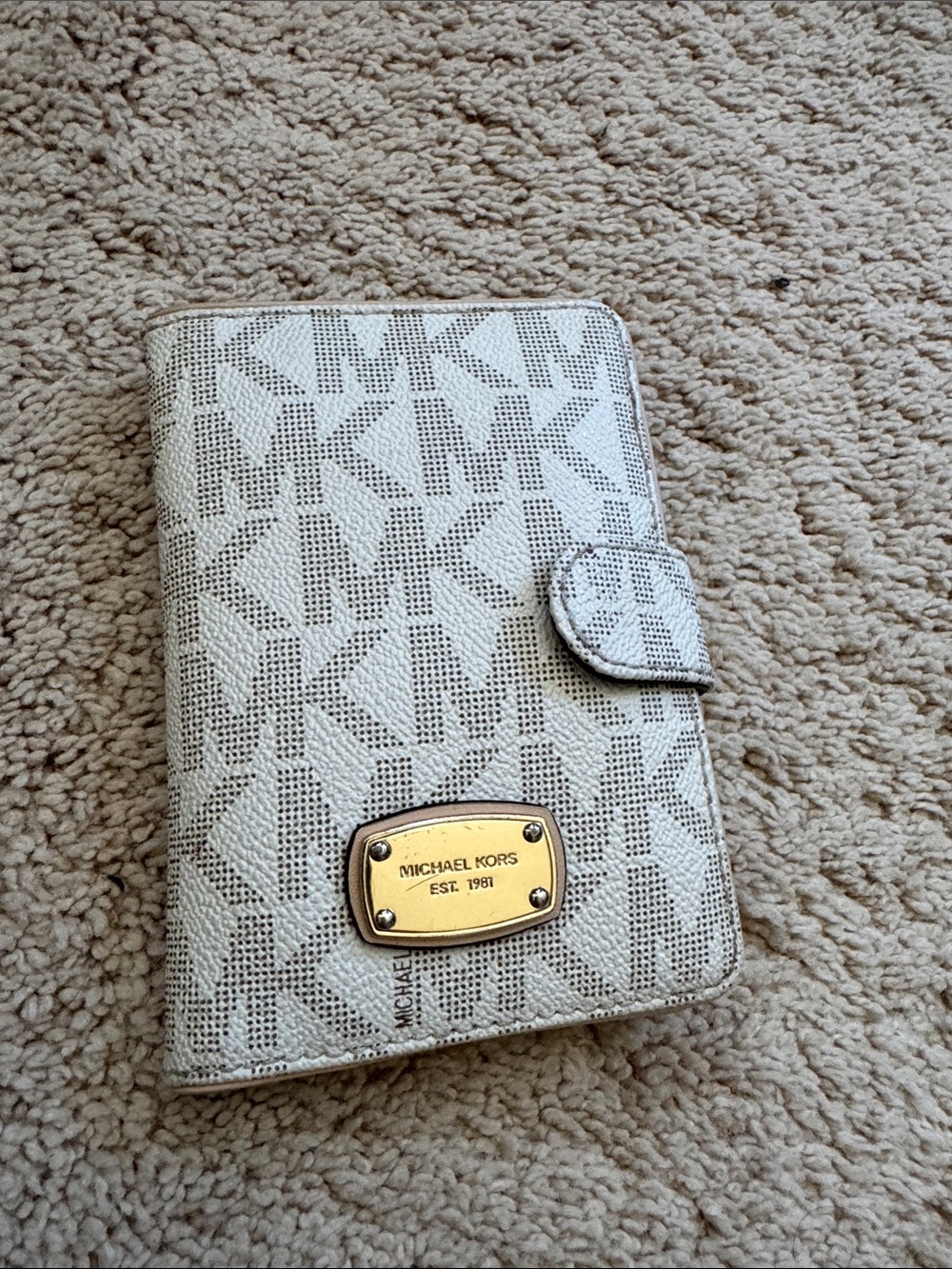 Michael Kors Cream Beige MK Logo Card & Key Holder with Gold Plaque